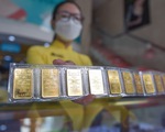 Giá vàng trong nước cao hơn thế giới hơn 19 triệu đồng/lượng, USD tự do lên 24.070 đồng/USD