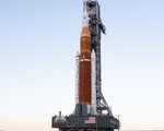 NASA tests super rocket, prepares to return to the Moon