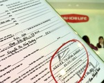 Giám định chữ ký vụ khách hàng tố bị mạo danh rút tiền bảo hiểm