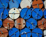 Nga cảnh báo giá dầu có thể lên đến 300 USD/thùng nếu EU 