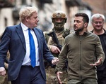 Video: Thủ tướng Anh, tổng thống Ukraine đi bộ thị sát thủ đô Kiev
