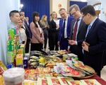 Phái đoàn Nga đến sứ quán Việt Nam bàn buôn bán nông, thủy sản nhiều hơn