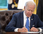 Tổng thống Biden ký lại đạo luật 81 năm trước để dễ hỗ trợ vũ khí cho Ukraine