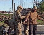  265 binh sĩ Ukraine ở nhà máy thép Azovstal đầu hàng