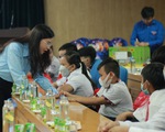20 trẻ mồ côi vì COVID-19 ra thăm thủ đô Hà Nội