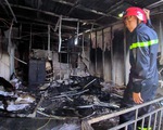 Cứu kịp 11 người mắc kẹt trong tiệm bánh lớn bốc cháy dữ dội