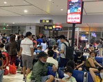 Check-in trục trặc, khách ngồi nhiều giờ ở Tân Sơn Nhất để được bay