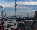 Chưa trọn ngày ký thỏa thuận ngũ cốc, Ukraine nói Nga tấn công cảng Odessa