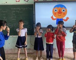 Lớp học rộn tiếng cười cho trẻ em H’rê