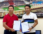 CLB Nam Định thay HLV trưởng sau khi cổ động viên dọa bỏ đội