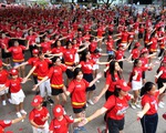 3,000 children performing flashmob set a Vietnamese record