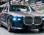 BMW lý giải mức giá đắt đỏ 12.000 USD trên lớp sơn 