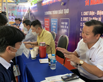 Thí sinh hào hứng nhập học… thử vào đại học