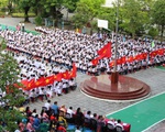 Đi thi học kỳ I, học sinh bất ngờ được báo hoãn