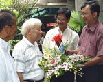 Mừng GS Đặng Đình Áng tròn 80 tuổi