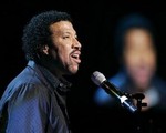 Lionel Richie sắp tái hợp với ban nhạc cũ