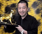 Giả Chương Kha nhận giải Báo vàng