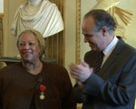 Nhà văn Toni Morrison nhận Bắc đẩu bội tinh
