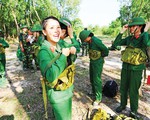 Bóng hồng trên quân trường