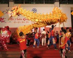 Trẩy hội xuân Hà Nội: chơi ô quan, mua chả cốm