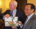 Cuộc gặp đặc biệt Phạm Quang Nghị - John McCain