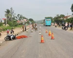 Xe khách lấn đường vượt ẩu, thầy giáo tử nạn thương tâm
