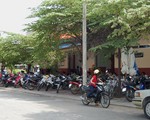 Lỗi để xe lấn chiếm lề đường, phạt khách hay chủ quán?