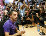 Xavi rời Barcelona sau 24 năm cống hiến