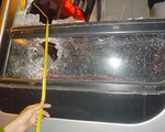 Ném đá, đánh nhau túi bụi vì đèn pha chiếu vào mặt