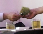 Tước danh nhiệu thiếu úy công an nhận tiền 'chạy án'