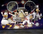 Chuột Mickey  xuất hiện trong Disney live đến VN