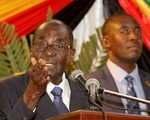 Tổng thống Zimbabwe đọc lộn bài phát biểu cũ
