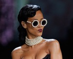 Vì sao Rihanna hủy diễn trong show trang phục lót Victoria Secret?