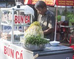 Ăn bún cá bông điên điển trứ danh miệt Châu Đốc&nbsp;