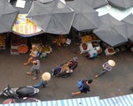 Bạn đọc ủng hộ cụ già “Bán vé số nuôi cháu tật nguyền”