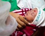 Bé Gấu, con người mẹ từ chối điều trị ung thư, ra viện