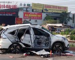 Tàu hỏa húc ôtô văng 30 mét, 6 người chết