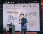 Sinh viên khoái nghe nhạc acoustic