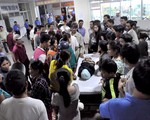 Bé 2 tuổi tử vong, gia đình vây bệnh viện Quảng Ngãi