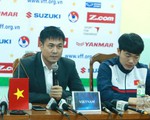 HLV Hữu Thắng lo tuyển thủ dính chấn thương vì mặt sân quá xấu