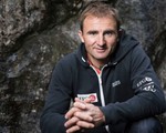 Nhà leo núi nổi tiếng Ueli Steck tử nạn gần Everest