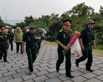 Du khách đổ về viếng mộ Đại tướng Võ Nguyên Giáp