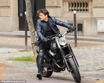 Tom Cruise cưỡi mô tô trên phim trường Mission Impossible 6