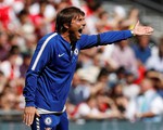 ​Conte giải thích lý do để thủ môn Courtois đá luân lưu