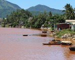 Nước sông ở Đà Nẵng chuyển màu, nghi doanh nghiệp xả thải