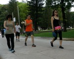 Thaoí hóa khớp gối, đi bộ có sao không?