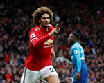 'Siêu dự bị' Fellaini giúp M.U hạ Arsenal ở phút bù giờ