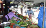 Sau mưa lũ, rau xanh Đà Nẵng tăng giá chóng mặt