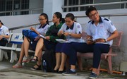 Thi gần nhà vẫn phải đi thi thật sớm, môn văn hơi... lo lo