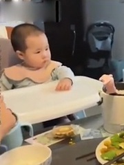 Những chị gái quyền lực khiến em trai sợ khiếp vía